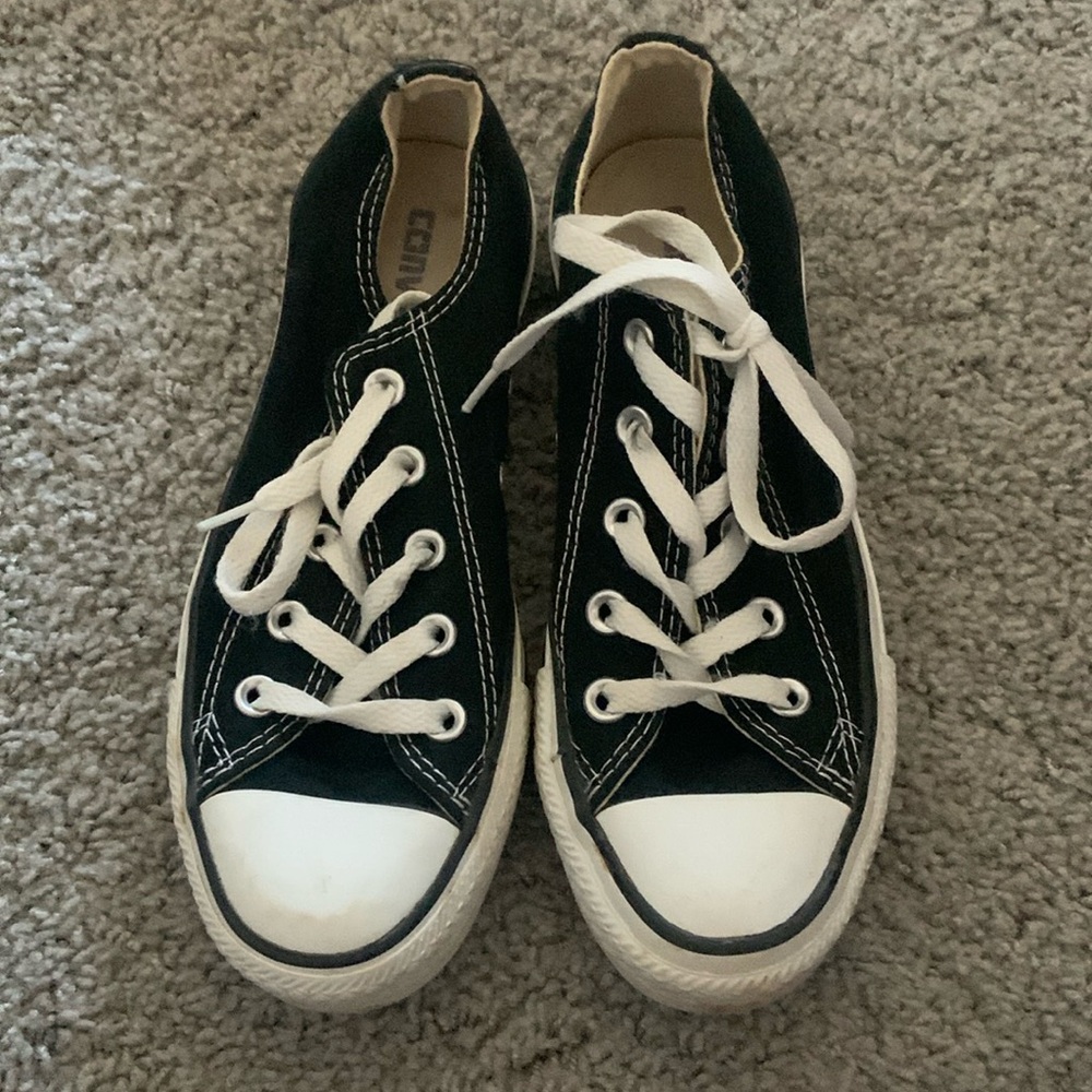 Black low top converse gently worn. Smoke free home.